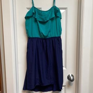 Olive & Oak dress. Pretty colors dice l. Fits med well. Slip on side pockets